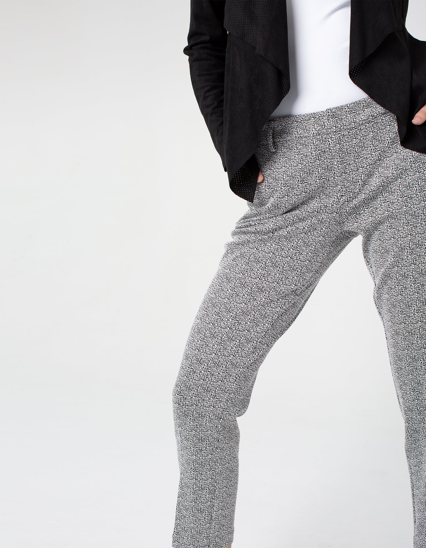 Liverpool Kelsey Knit Trouser Black & White
