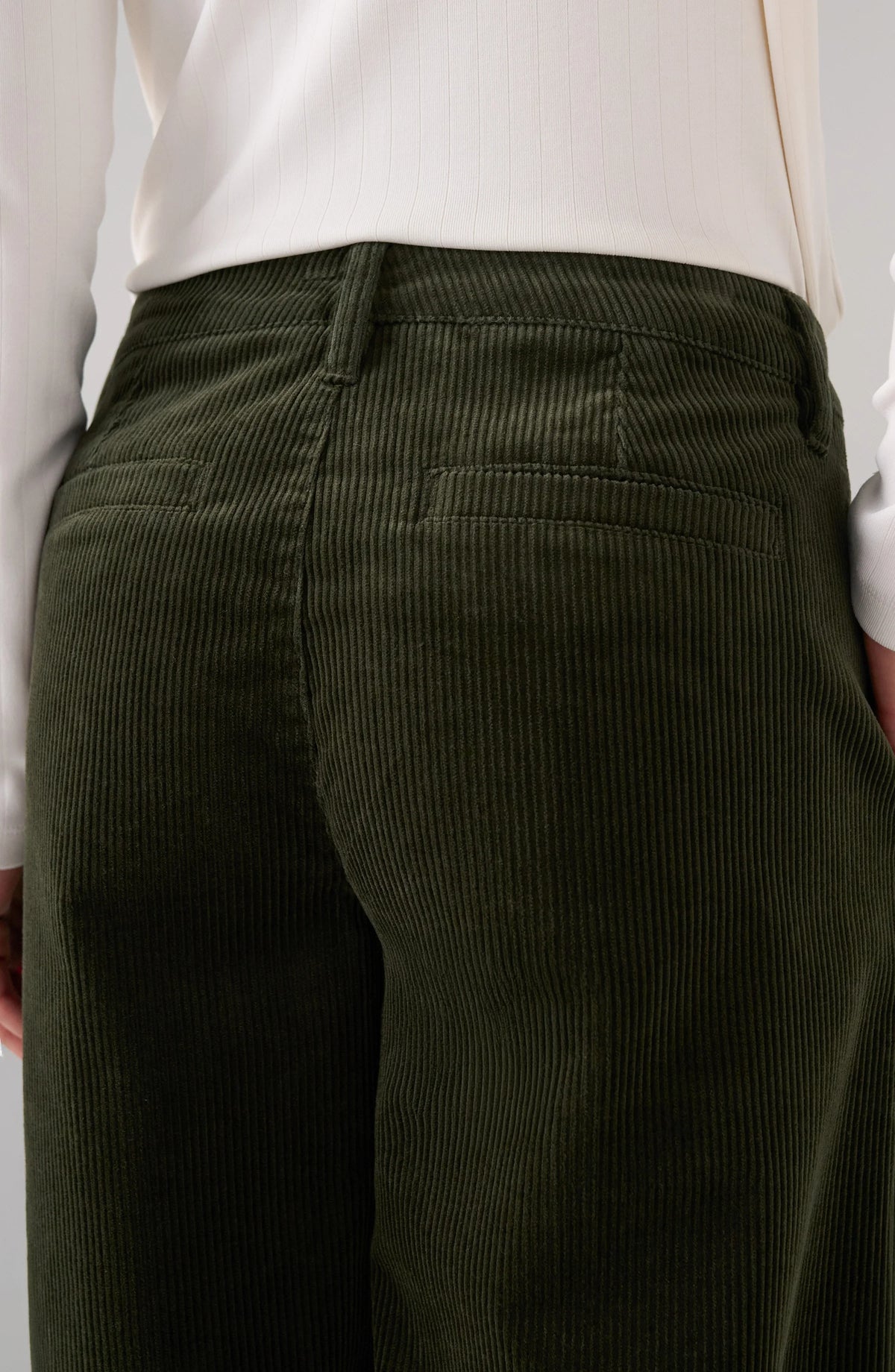 Liverpool Crop Wide Leg W/ Pintucks