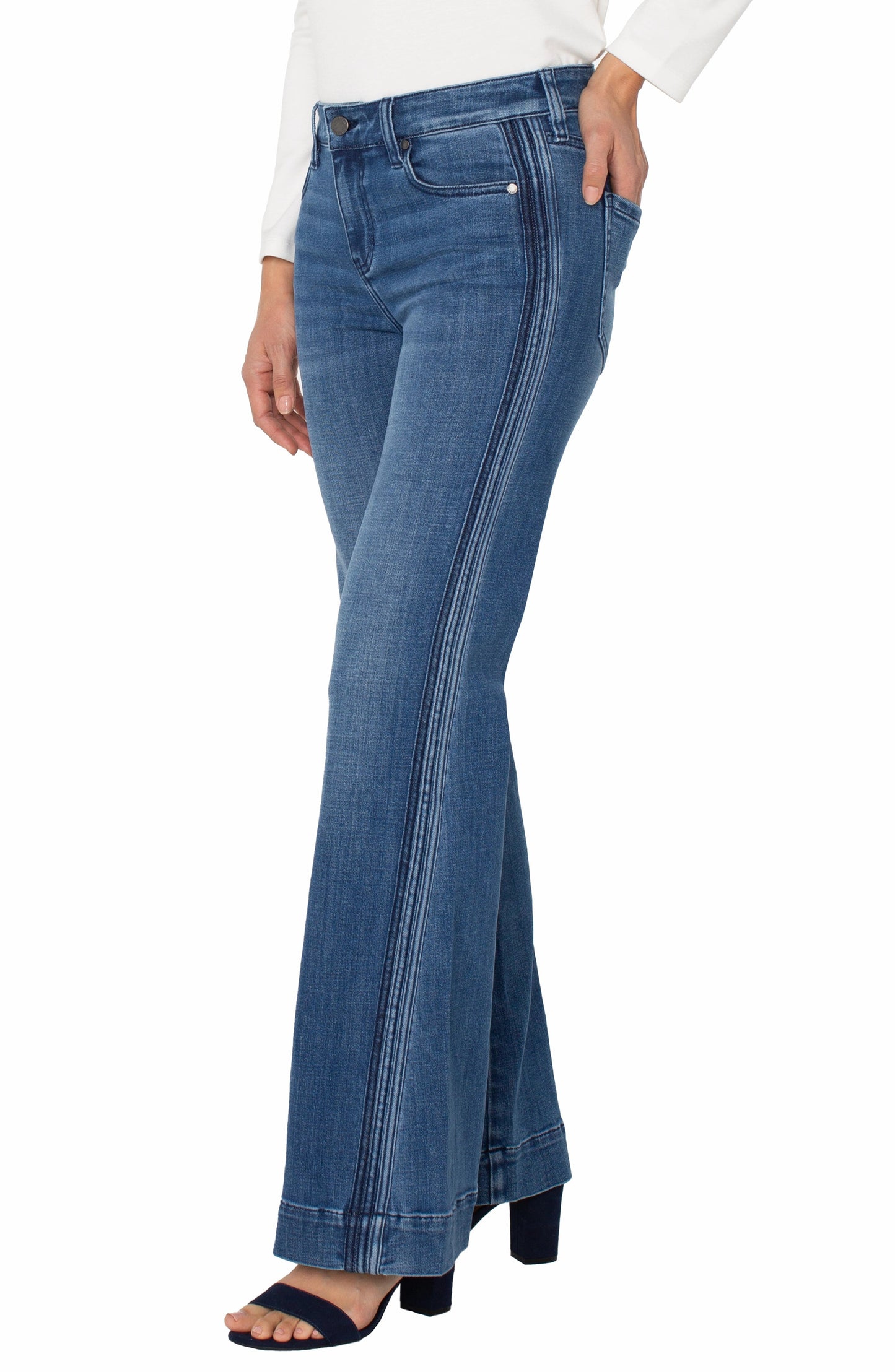 Liverpool Hannah Crop Flare with Self Trim (32" inseam) (Canyon Road)