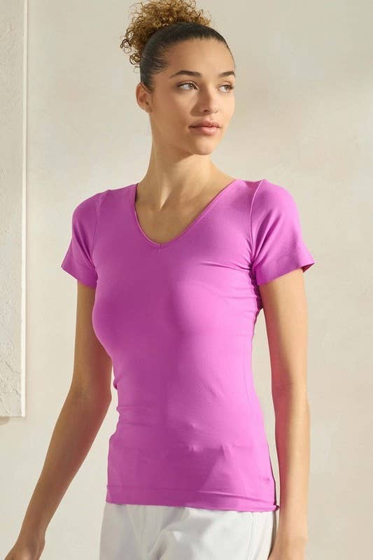 Seamless Reversible V-Neck Short Sleeve Top