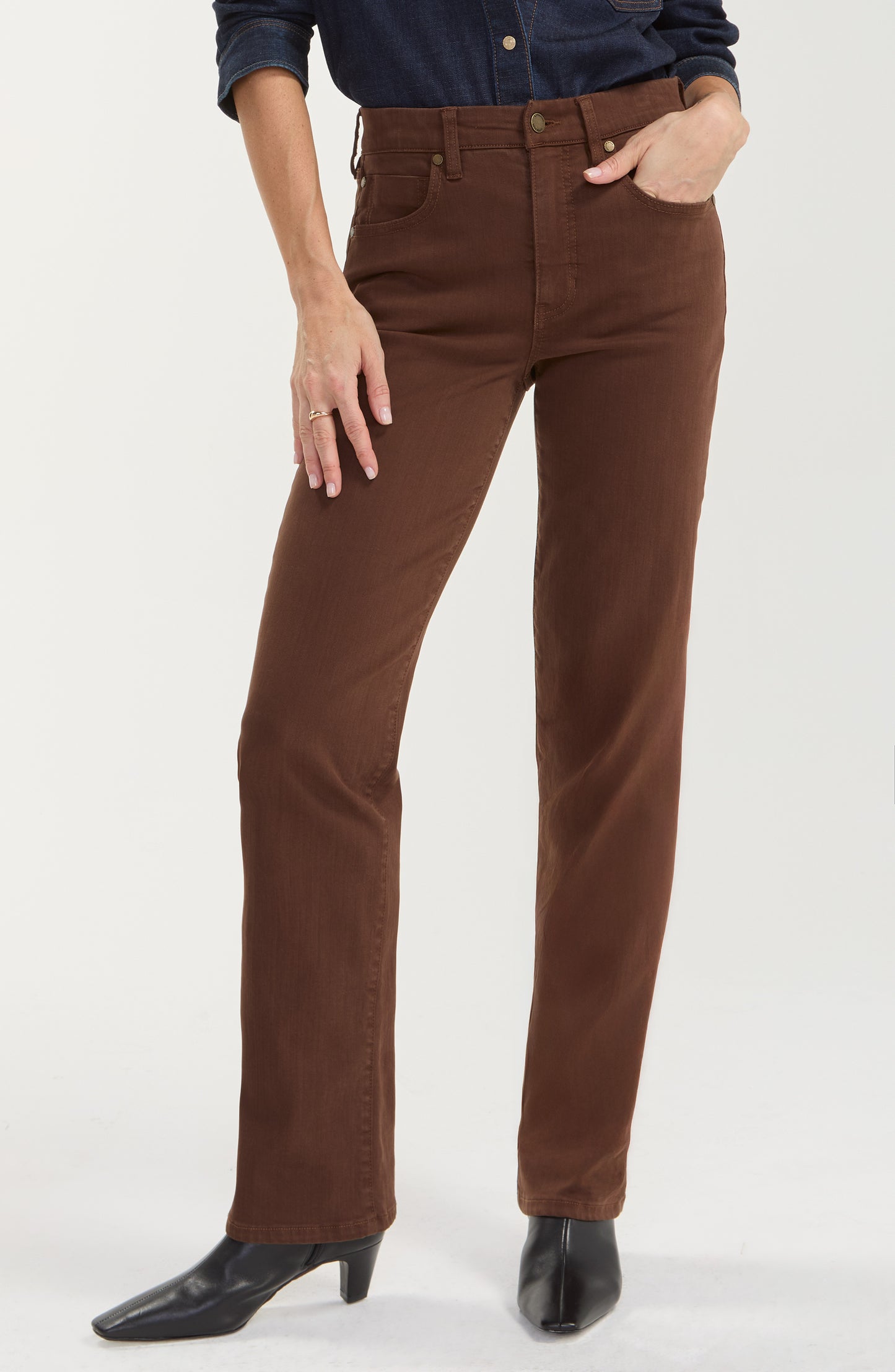 Kennedy Comfort Waist Straight (32" Inseam) (Carob Brown)