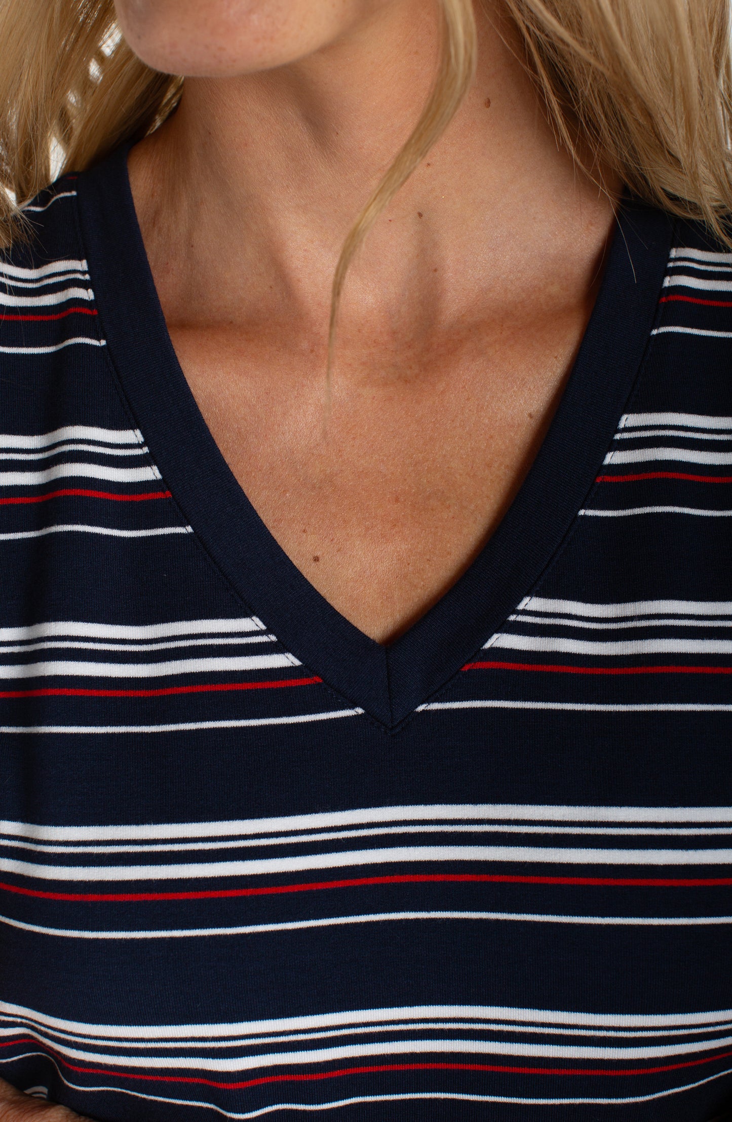 Liverpool Short Sleeve V-neck Knit Tee (Dark Navy White Fire Brick Stripe)