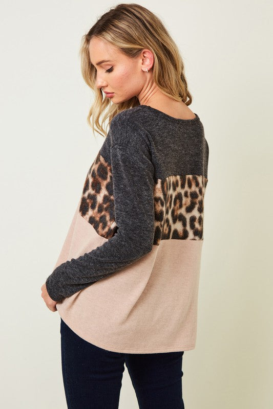Color block knit top with leopard detail